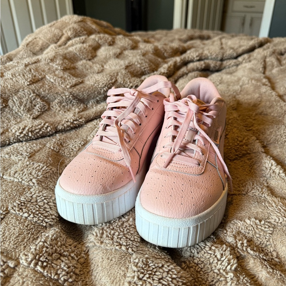 Puma Women's Pink Sneakers